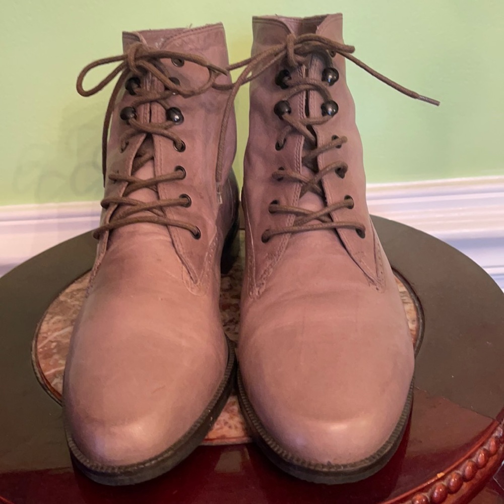 Nine West smoke Grey booties like new